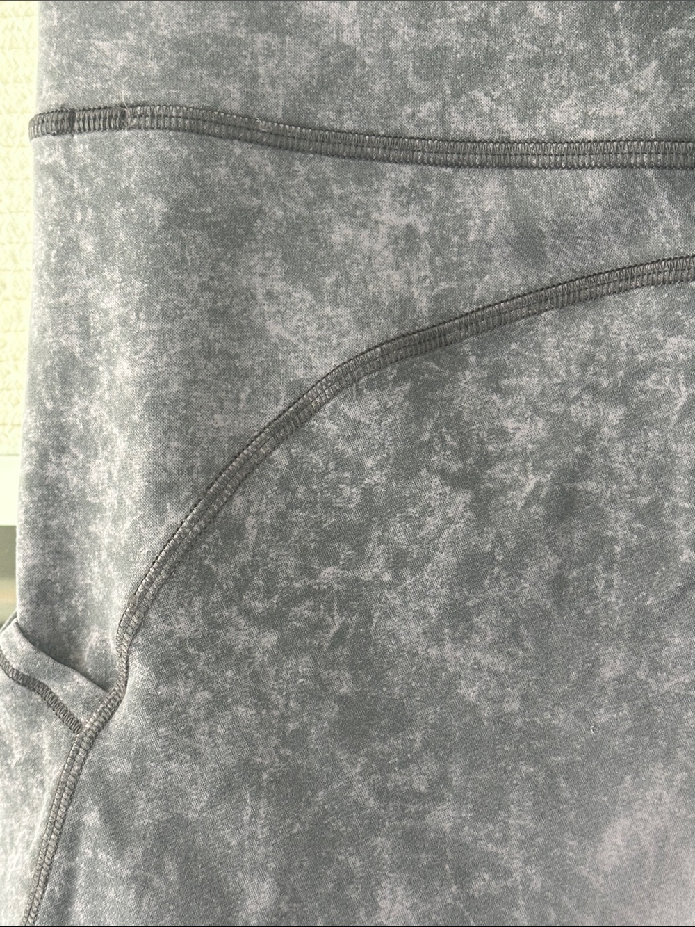 Lululemon size 10 yoga pants - Picture 9 of 12